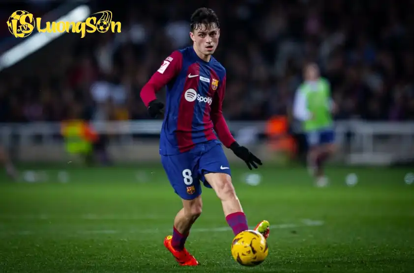 Trước thềm đại chiến PSG, phong độ của Pedri được đánh giá vượt trội hơn hẳn Vitinha