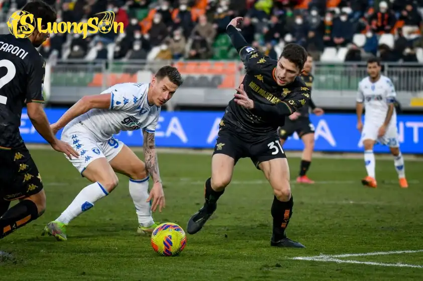 Inter Milan quá vượt trội so với Venezia.