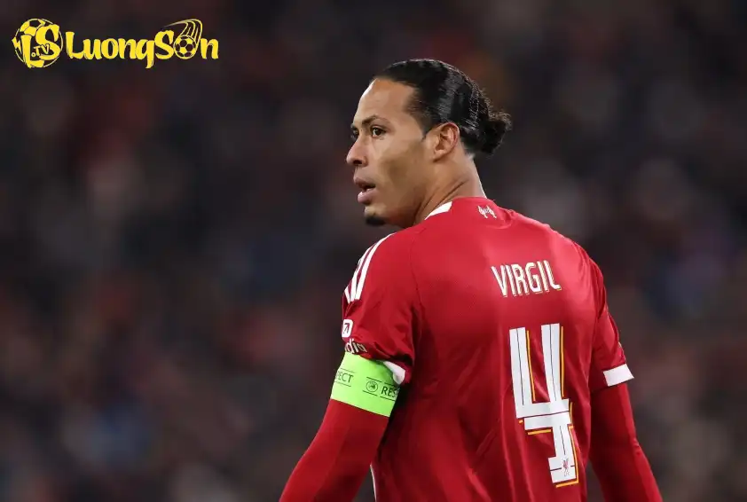 Van Dijk đã không còn là chính mình ở mùa giải năm nay, khiến hàng phòng ngự Liverpool khủng hoảng.